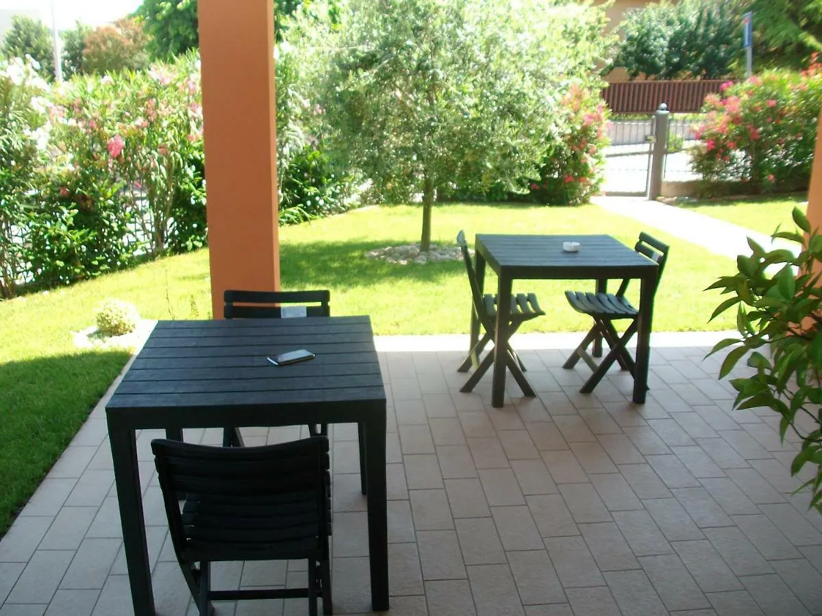 Giulietta E Romeo Bed & Breakfast Peschiera del Garda 0*,  Italy